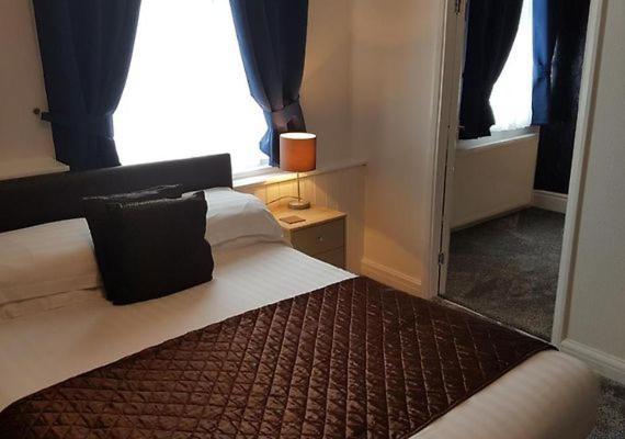 The Cumbrian Hotel Blackpool Bagian luar foto