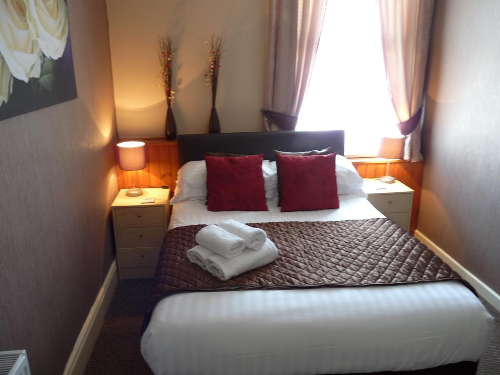 The Cumbrian Hotel Blackpool Bagian luar foto
