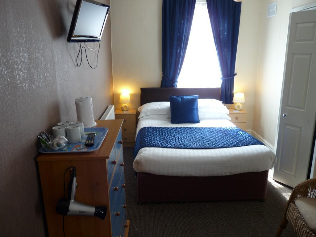 The Cumbrian Hotel Blackpool Bagian luar foto