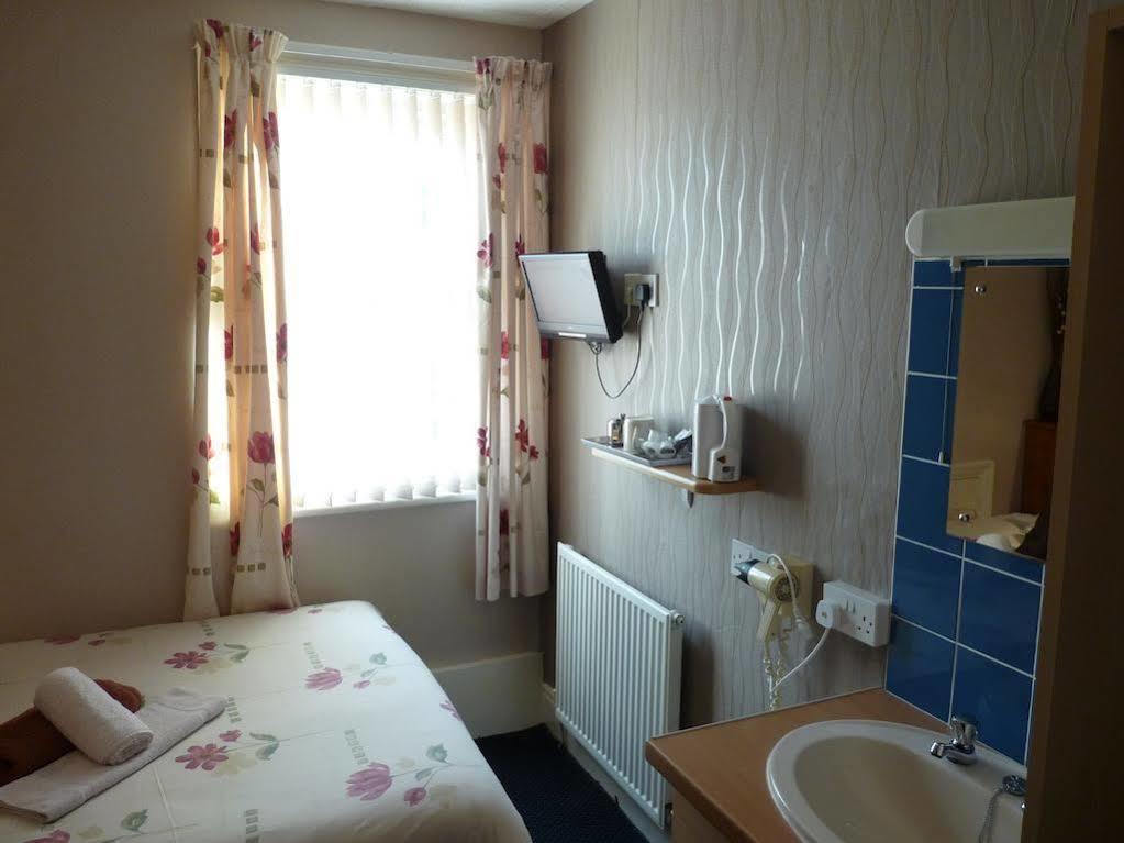 The Cumbrian Hotel Blackpool Bagian luar foto