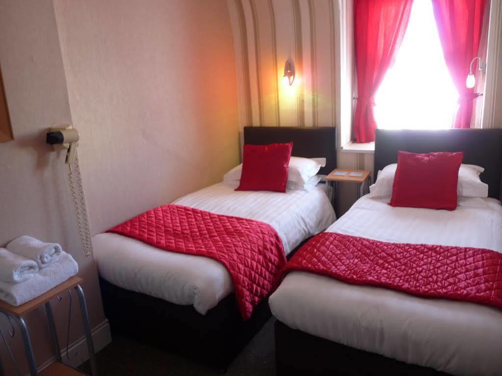 The Cumbrian Hotel Blackpool Bagian luar foto